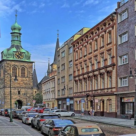 Peter'S Tower Apartments Прага Екстериор снимка