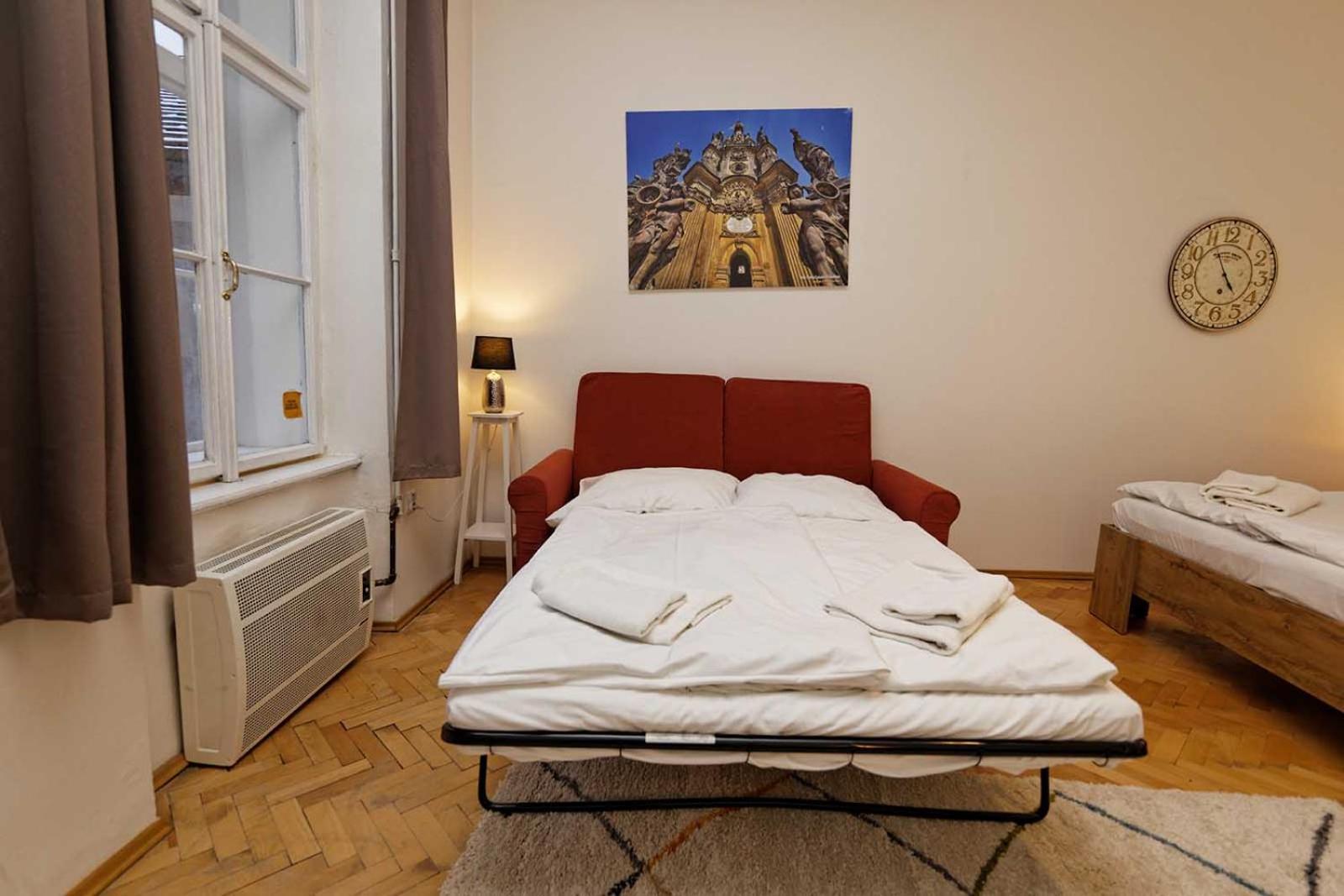Peter'S Tower Apartments Прага Екстериор снимка