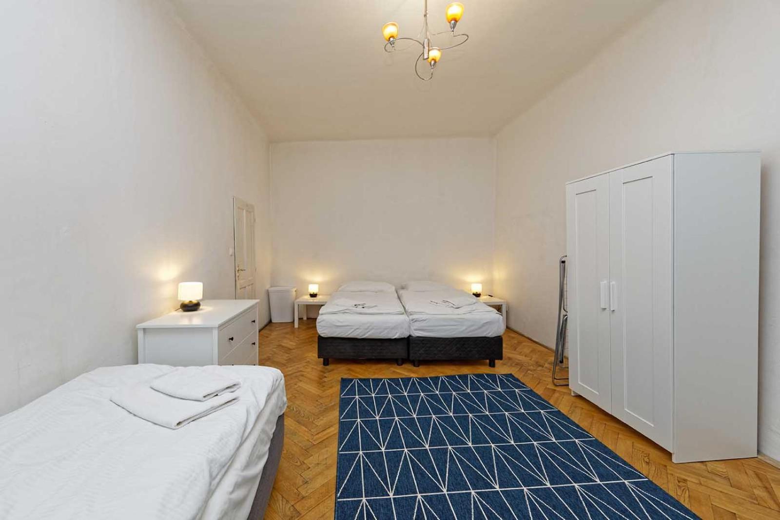 Peter'S Tower Apartments Прага Екстериор снимка